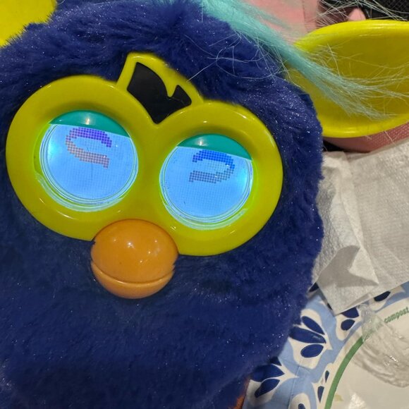 2012 Furby "He’s Awake" – Tested and Working - Picture 5 of 7